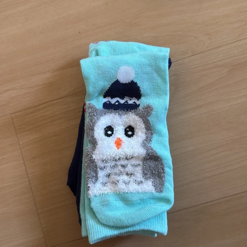 NWT BUNDLE OF FUZZY WARM HOLIDAY CHRISTMAS WINTER SOCKS FOR ADULTS & CHILDREN